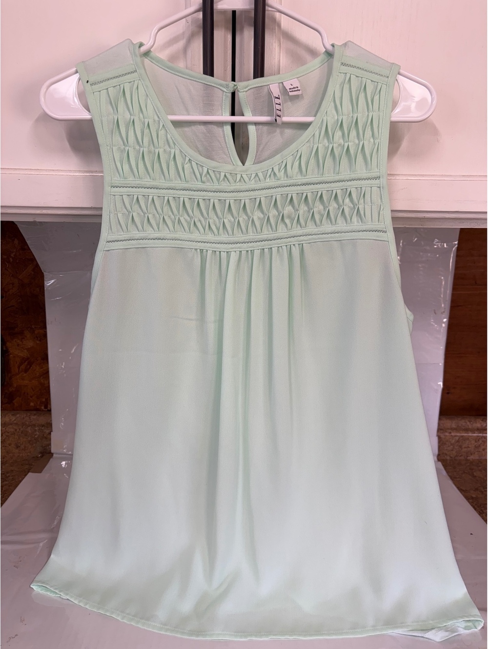 ELLE Women's Light Green Sleeveless Blouse with Smocked Detail, Size Large